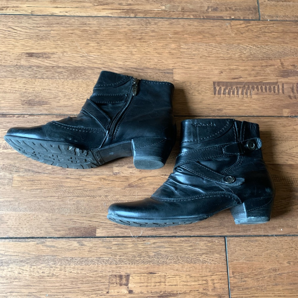 TAMARIS |  Black Leather Ankle Boots